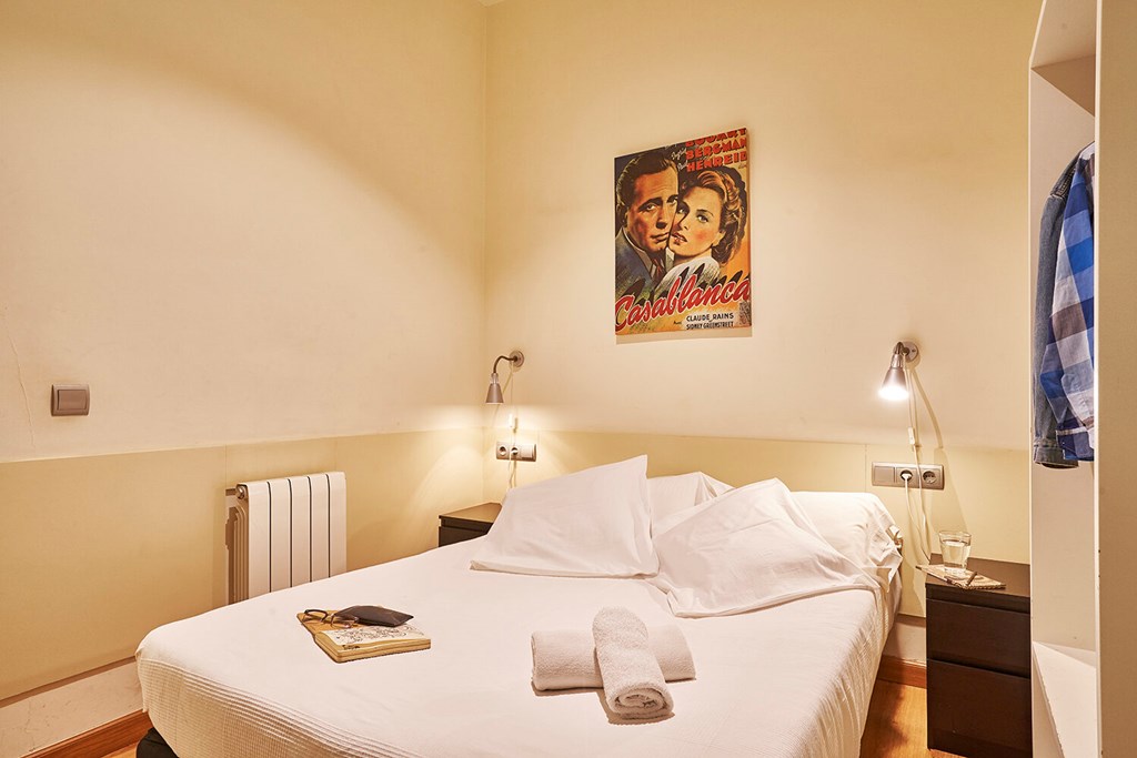 Barcelona Sants Station Apartments: Room APARTMENT CAPACITY 6 THREE BEDROOM