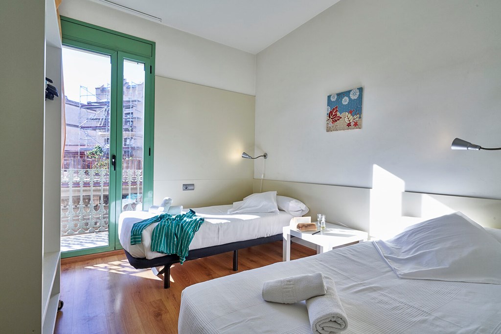 Barcelona Sants Station Apartments: Room APARTMENT CAPACITY 3