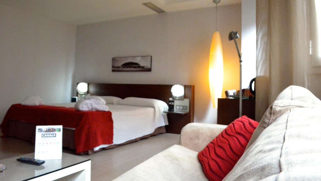 Hotel Rekord: Room