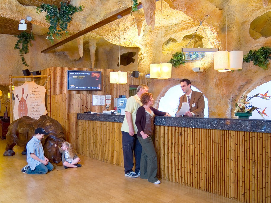 Magic Aqua Rock Gardens: Lobby