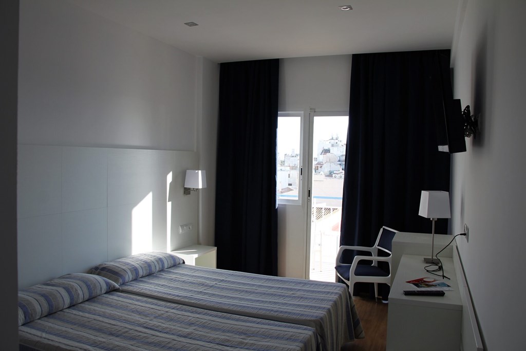 Voramar: Room Double or Twin CAPACITY 4