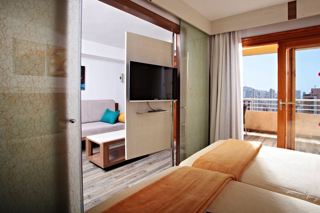 Sandos Benidorm Suites: Room