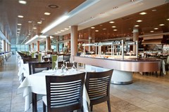 AR Diamante Beach Spa & Convention Centre: Restaurant - photo 20