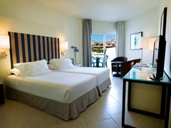 H10 Estepona Palace: Room TRIPLE STANDARD - photo 40