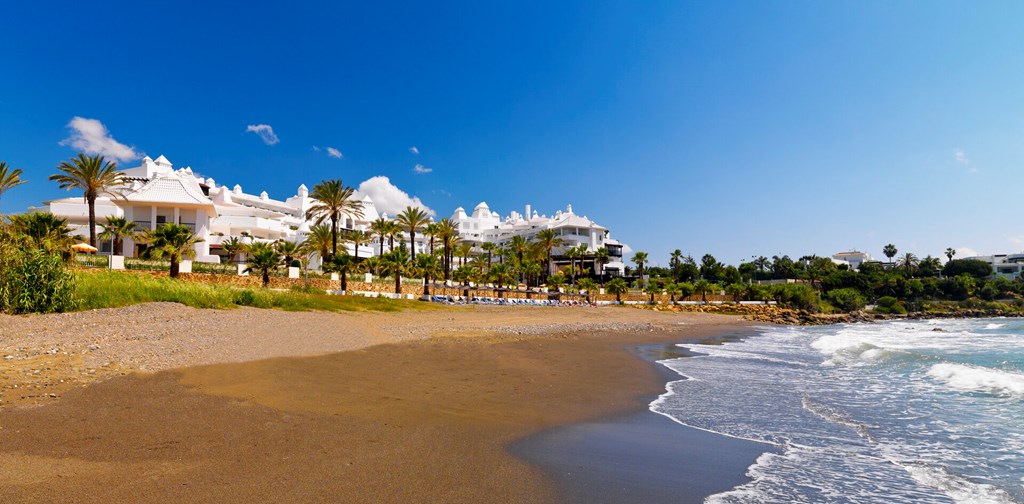 H10 Estepona Palace: Beach