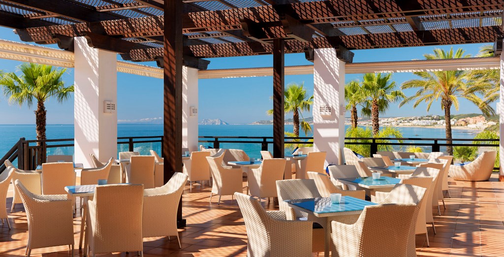 H10 Estepona Palace: Terrace