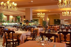 Elba Estepona Gran Hotel & Thalasso Spa: Restaurant - photo 39