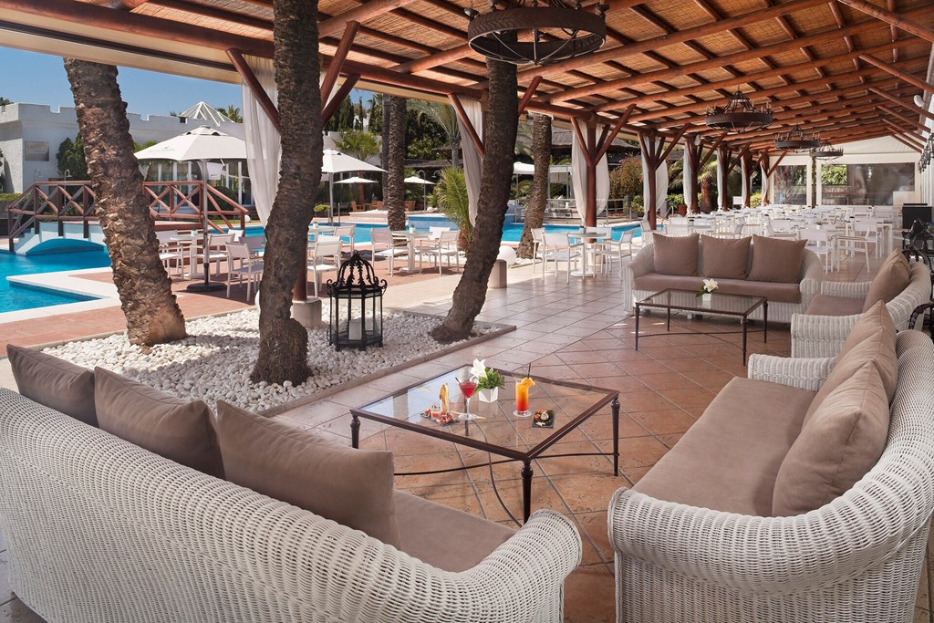 Melia Marbella Banus: Terrace