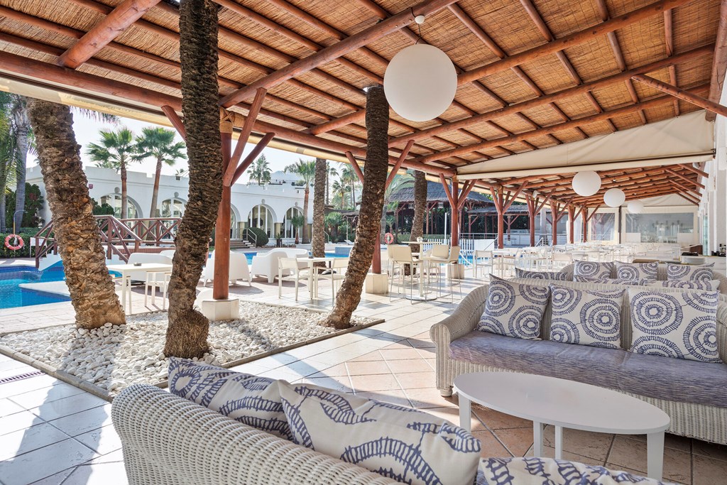 Melia Marbella Banus: Terrace