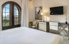 H10 Andalucia Plaza: Room - photo 39