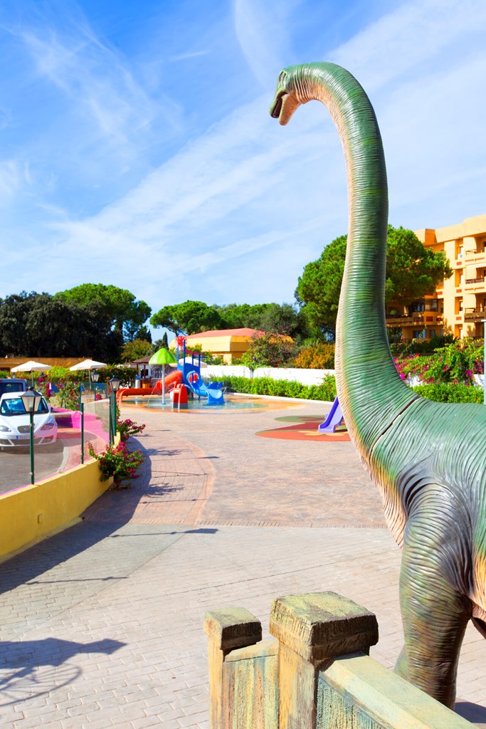 Diverhotel Dino Marbella: Sports and Entertainment