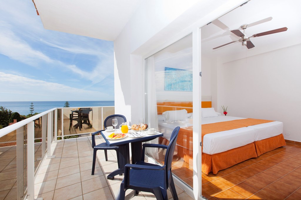 Diverhotel Dino Marbella: Room Double or Twin WITH TERRACE