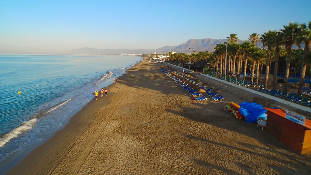 Diverhotel Dino Marbella: Beach