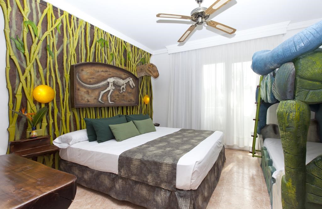 Diverhotel Dino Marbella: Room