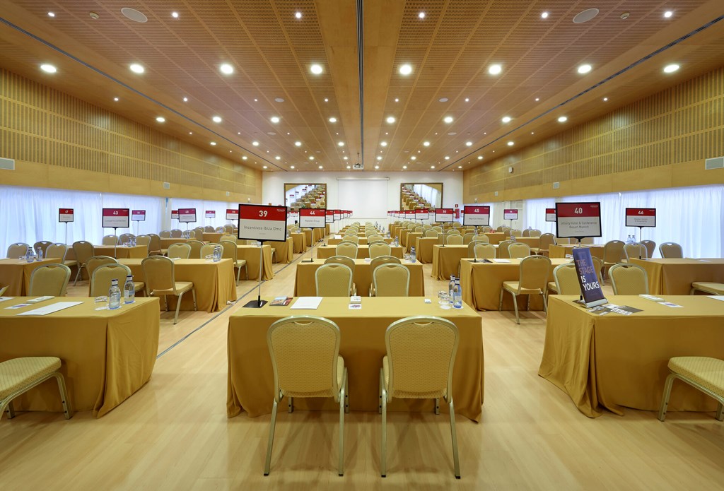 Grand Palladium White Island Resort & Spa: Conferences