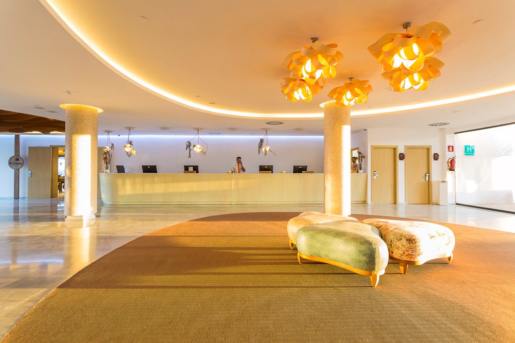 Grand Palladium White Island Resort & Spa: Lobby