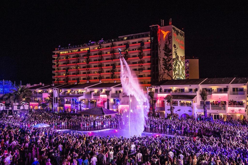 Ushuaia Ibiza Beach Hotel: Sports and Entertainment