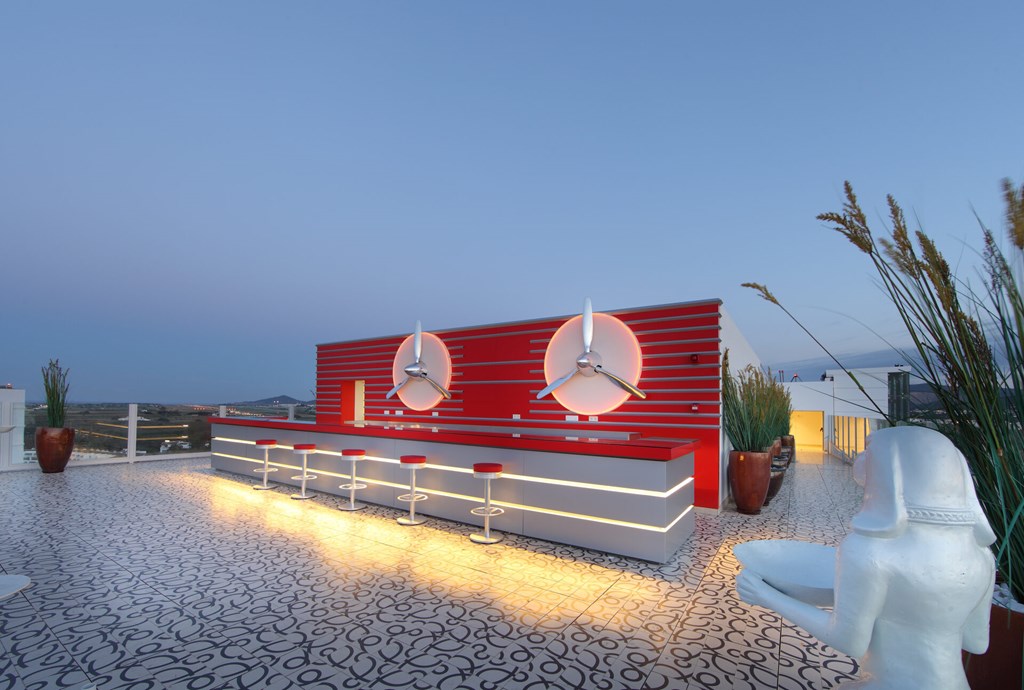 Ushuaia Ibiza Beach Hotel: Terrace