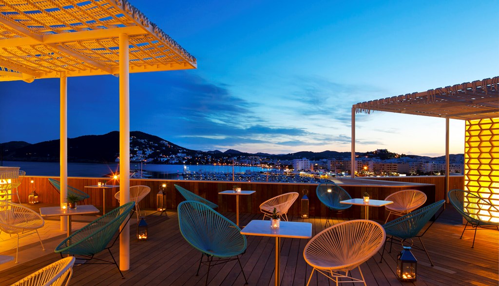 Aguas de Ibiza Grand Luxe Hotel: Bar