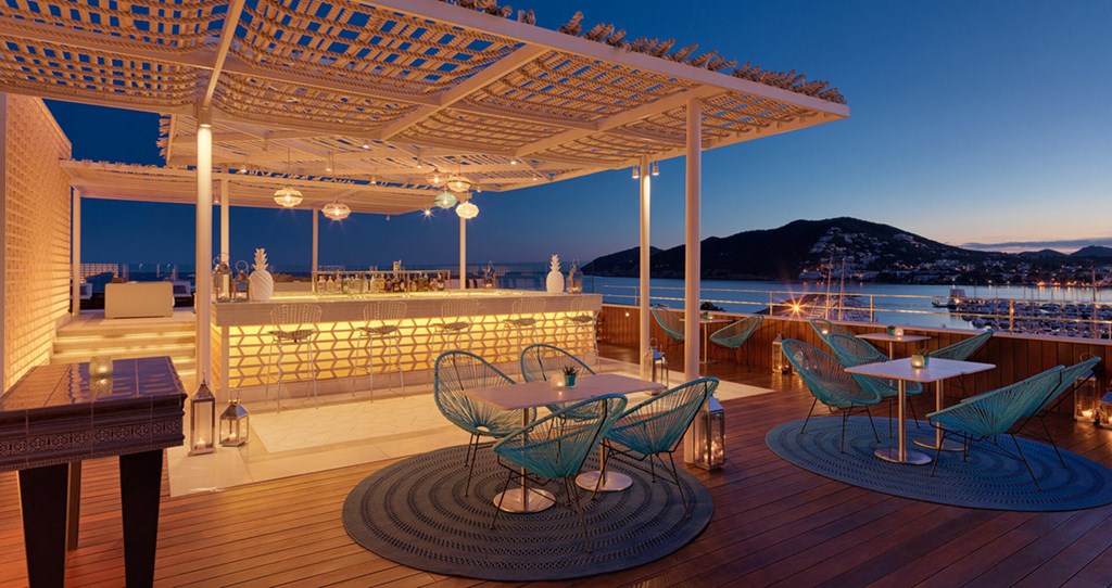 Aguas de Ibiza Grand Luxe Hotel: Bar