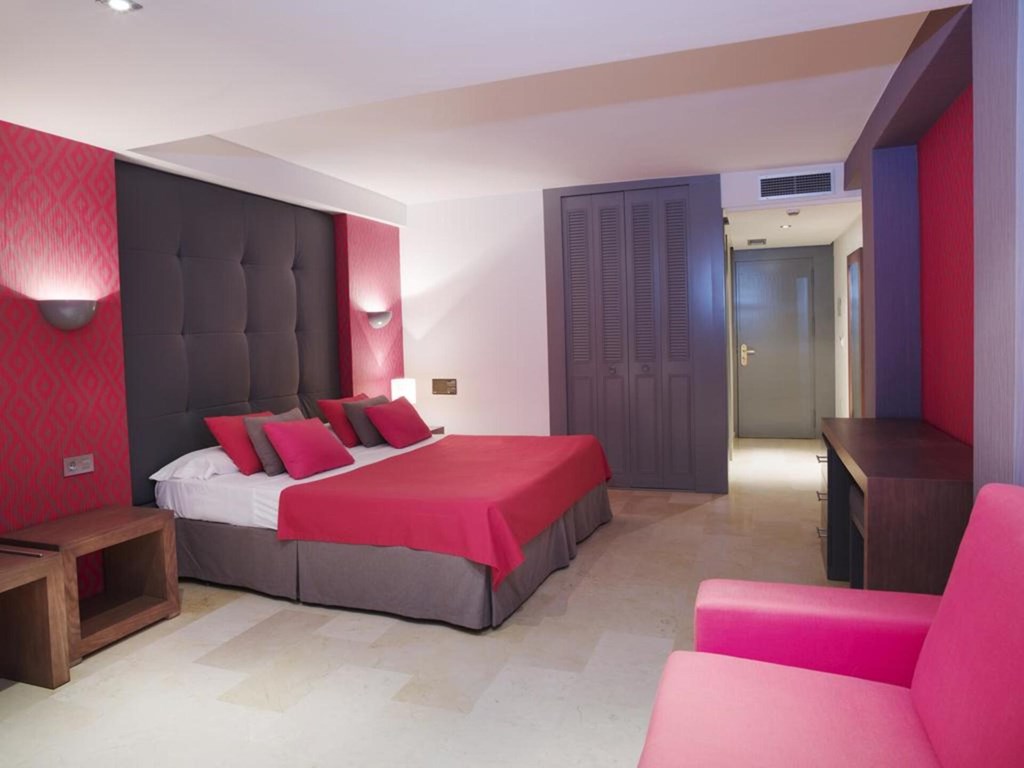 MS Aguamarina Suites: Room