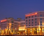 Ramada By Wyndham Jumeirah Hotel: Hotel exterior