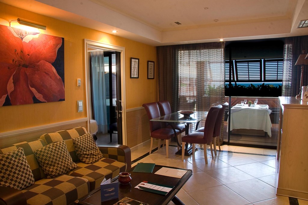 Gran Hotel Guadalpin Banus: Room FAMILY ROOM SUPERIOR