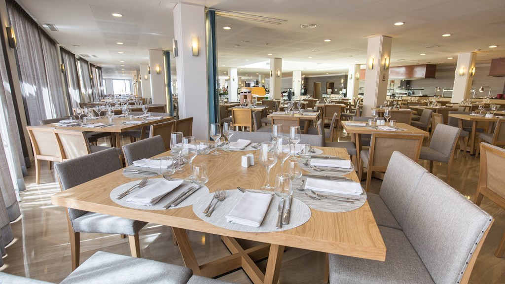 Grand Palladium Palace Ibiza Resort & Spa: Restaurant