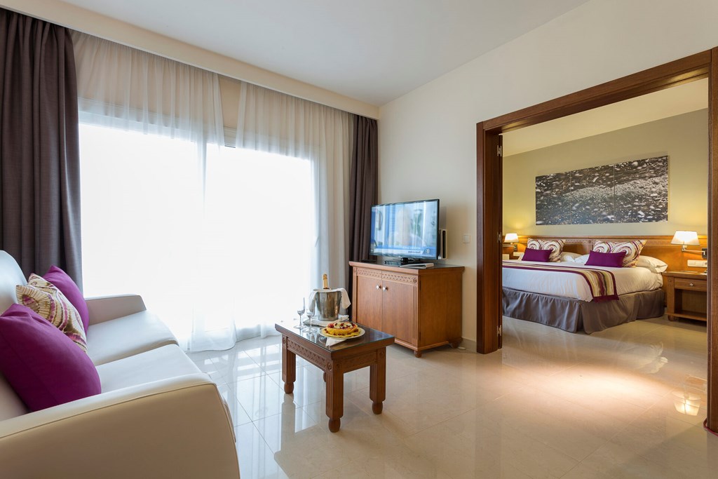 Grand Palladium Palace Ibiza Resort & Spa: Room JUNIOR SUITE CAPACITY 3