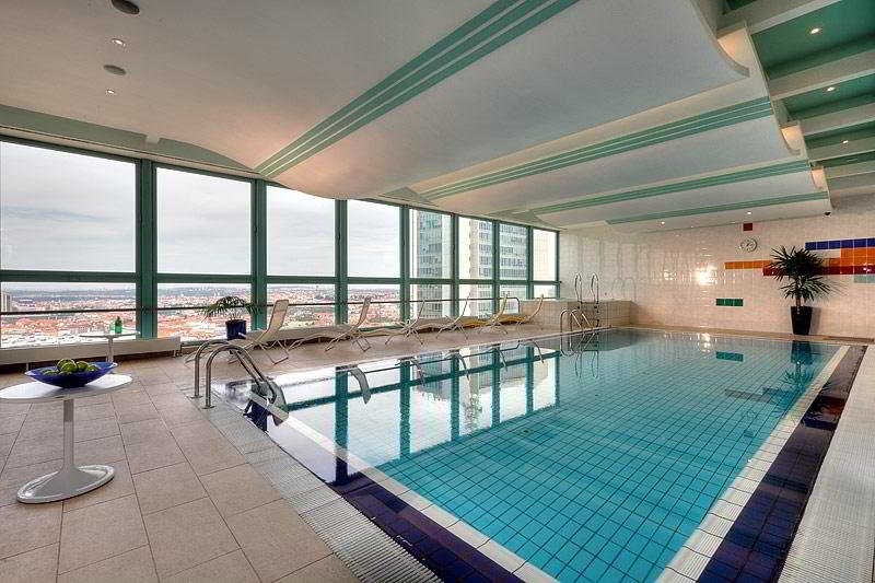 Panorama Hotel Prague: Pool