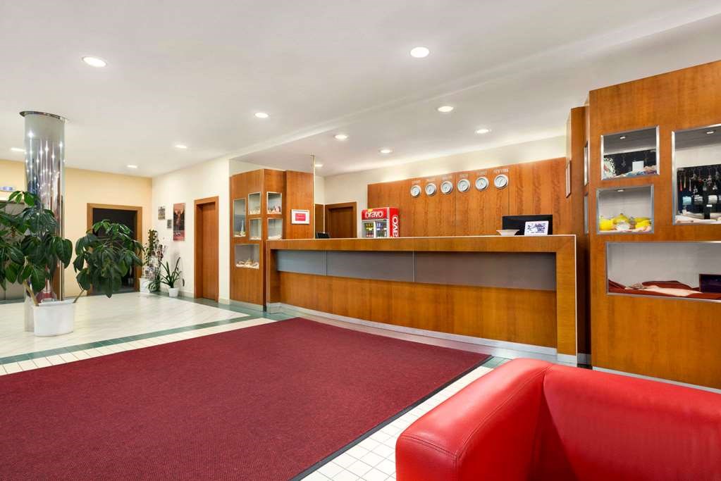 Ramada Airport Prague: General view