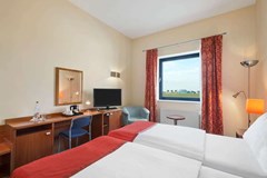 Ramada Airport Prague: General view - photo 21