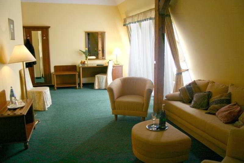 William Sivek Hotels: Room