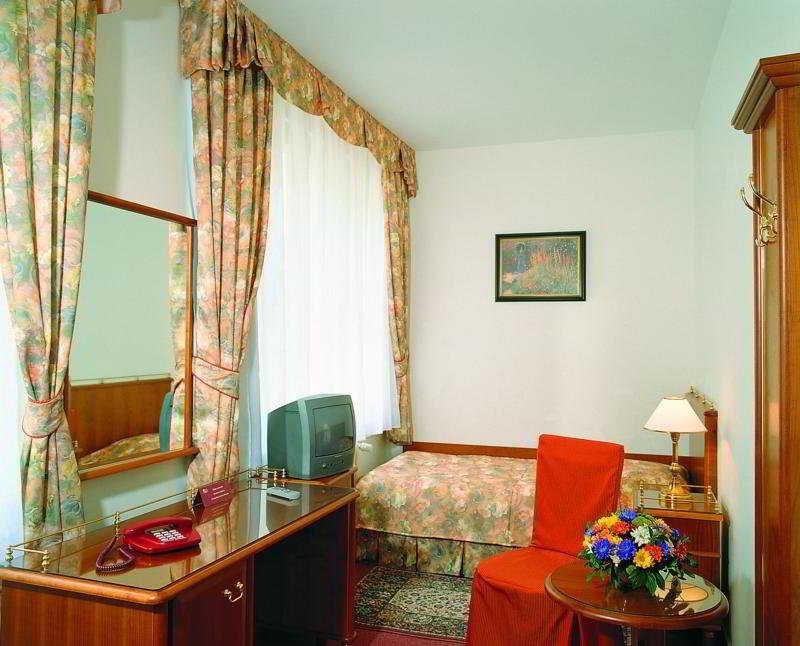 Melantrich Sivek Hotels: Room