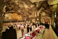 Adria: Restaurant - photo 2