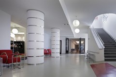 Axa: Lobby - photo 1