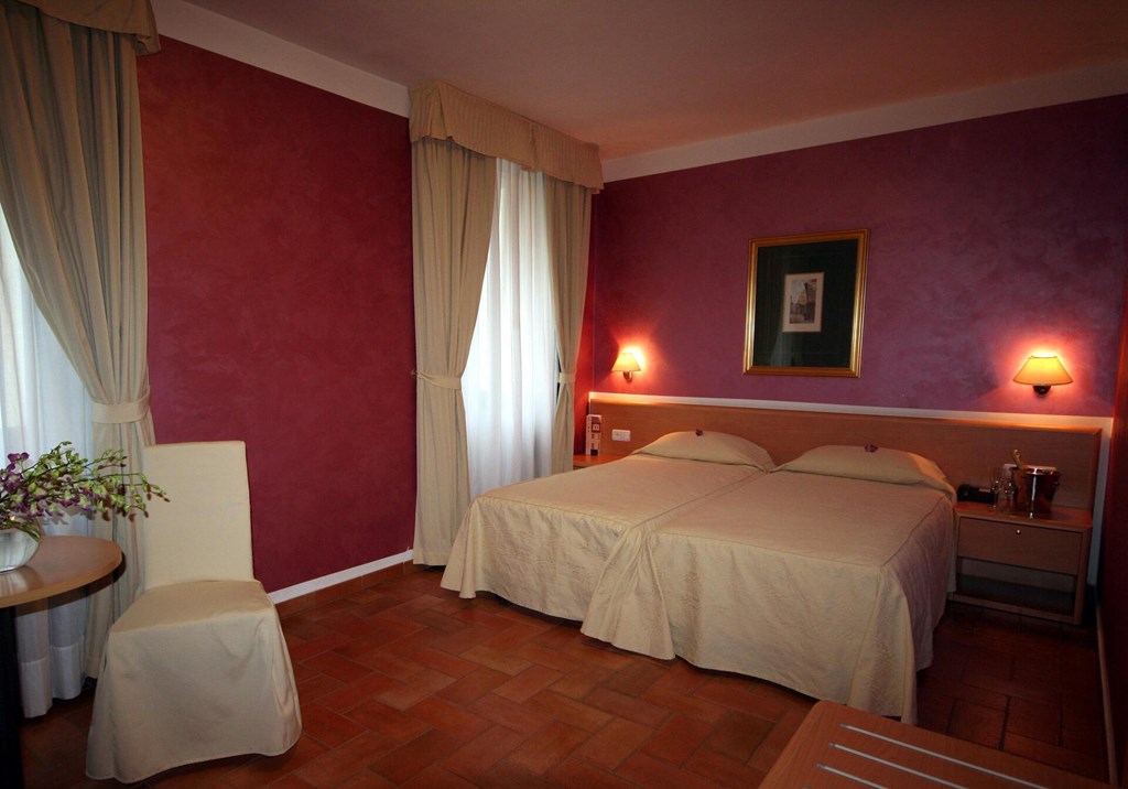 hotel Roma Prague: Room Double or Twin STANDARD