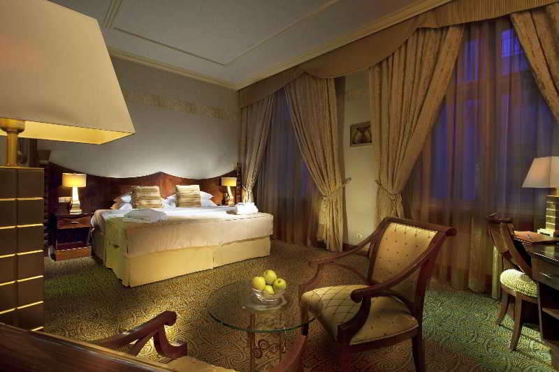 Art Deco Imperial: Room