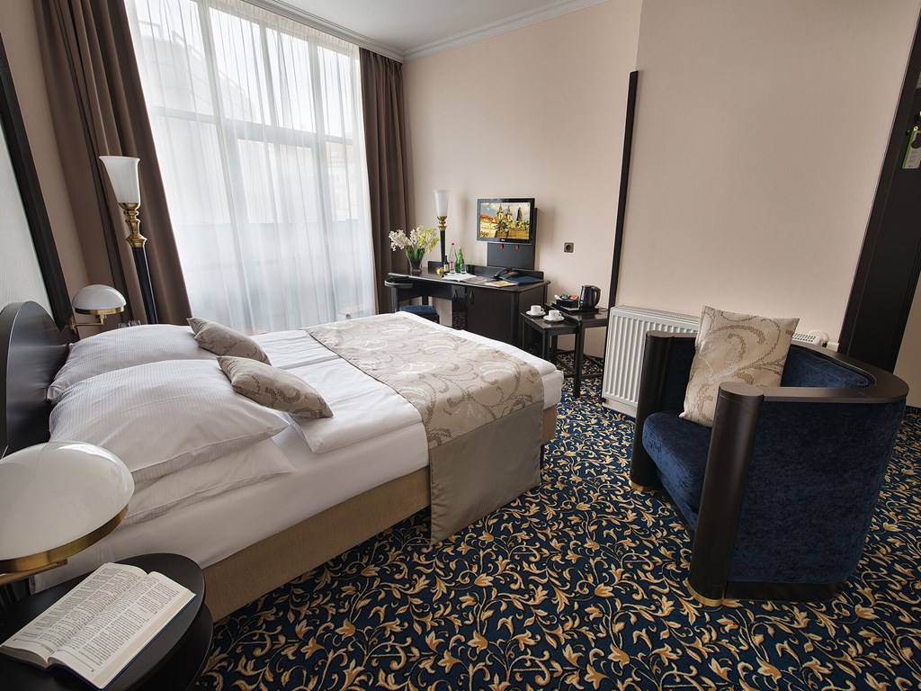 EA Hotel Royal Esprit: Room DOUBLE BUSINESS