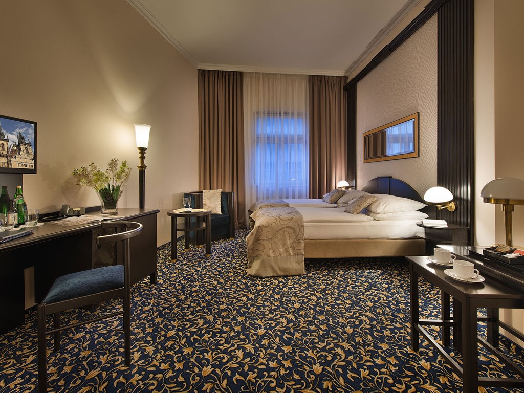 EA Hotel Royal Esprit: Room DOUBLE BUSINESS