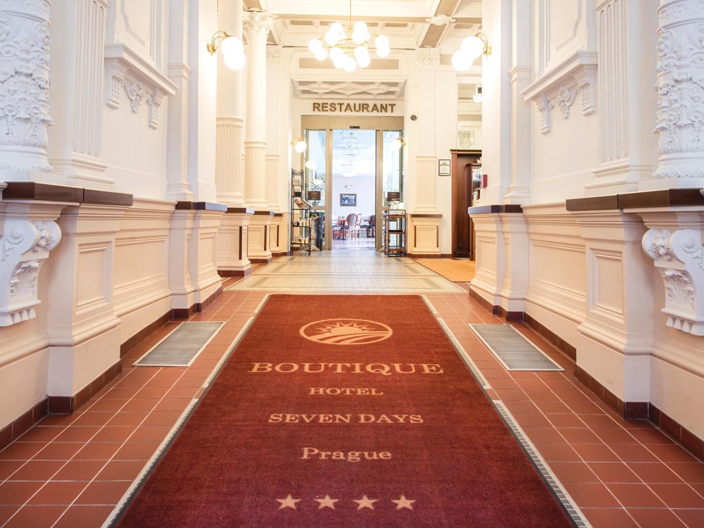 Boutique Hotel Seven Days Prague: Lobby