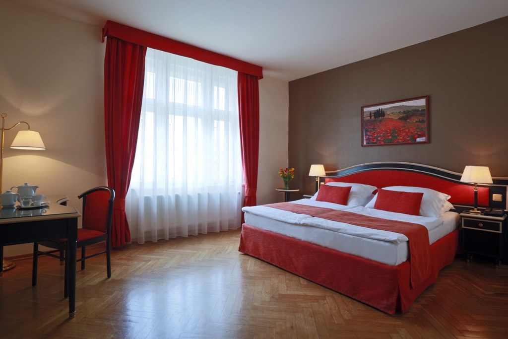 Elysee: Room Double or Twin STANDARD