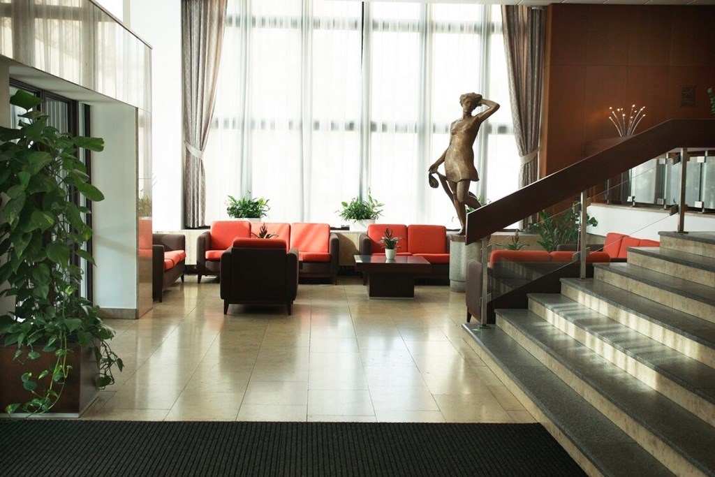 Hotel Krystal: Lobby