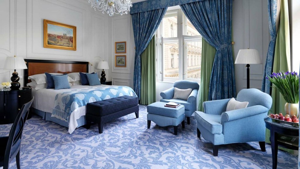Four Seasons Hotel Prague: Room TRIPLE STANDARD