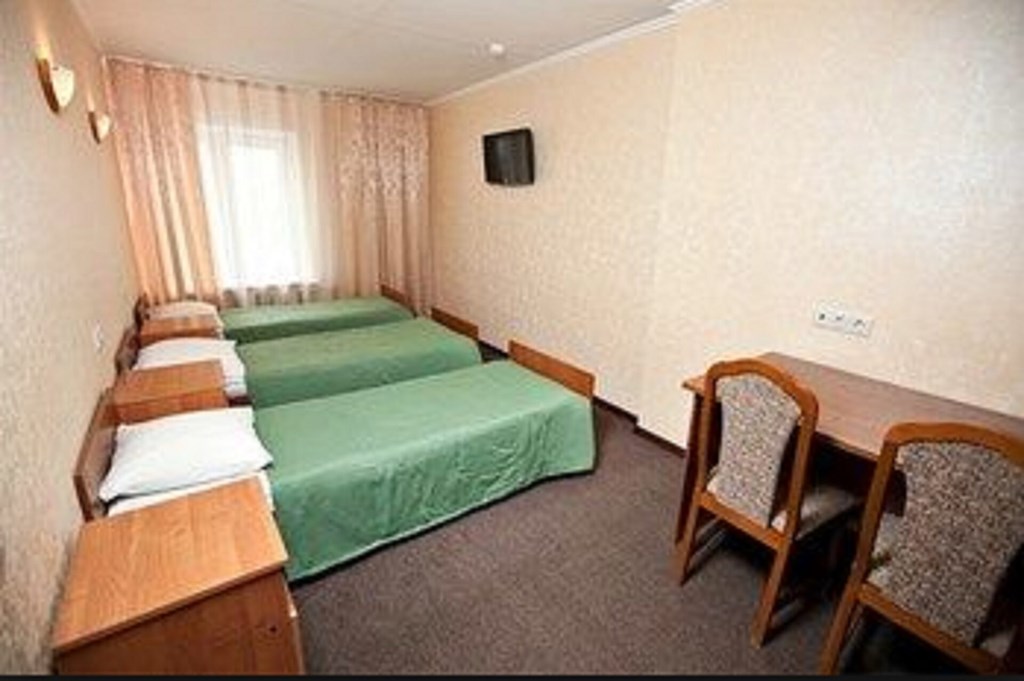 Gvardeyskaya Hotel: Room TRIPLE WITH SHARED BATHROOM