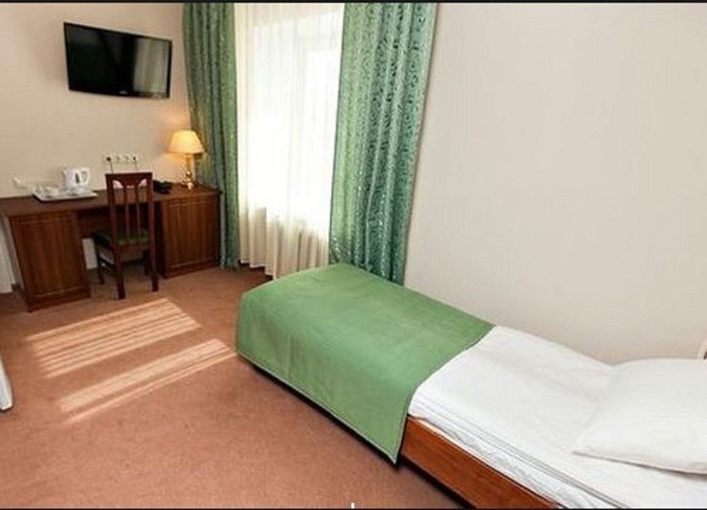 Gvardeyskaya Hotel: Room SINGLE WITH SHARED BATHROOM
