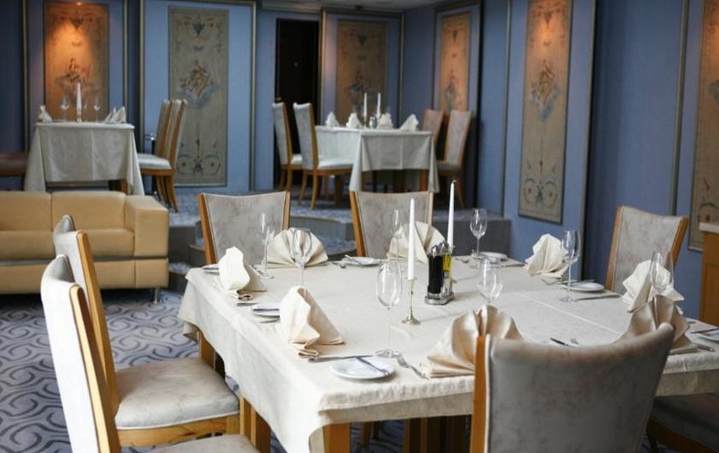 Marton Palace: Restaurant