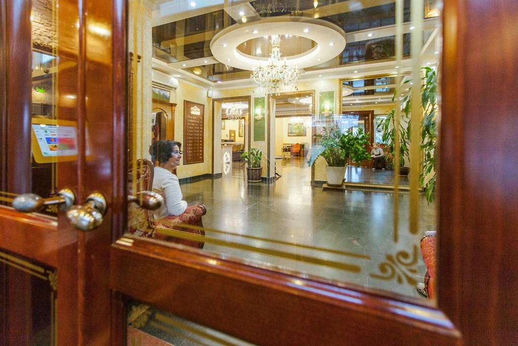 Grand Hotel Uyut: Lobby