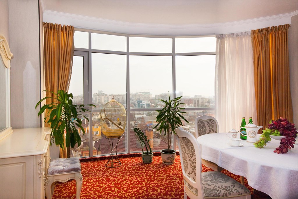 Grand Hotel Uyut: Room SUITE TWO BEDROOMS