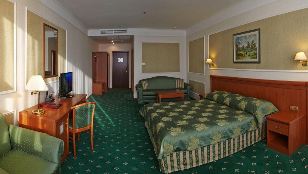 Borodino: Room